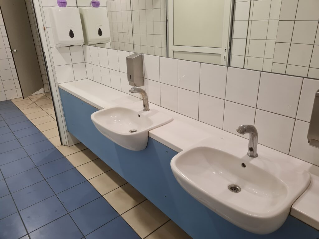 Kompleksowe prace w gelerii handlowej - usługi remontowo budowlane na terenie całej Polski PaketPro