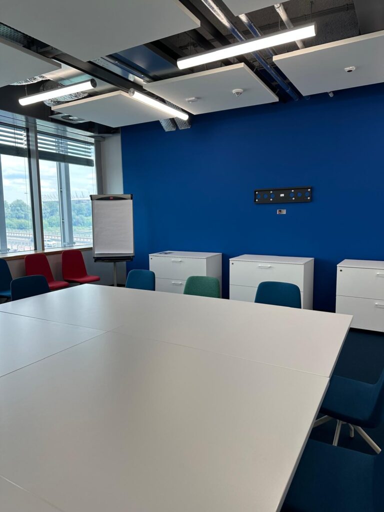 Modernizacja sali konferencyjnej - Centrum Nauki Kopernik - usługi remontowo budowlane na terenie całej Polski PaketPro