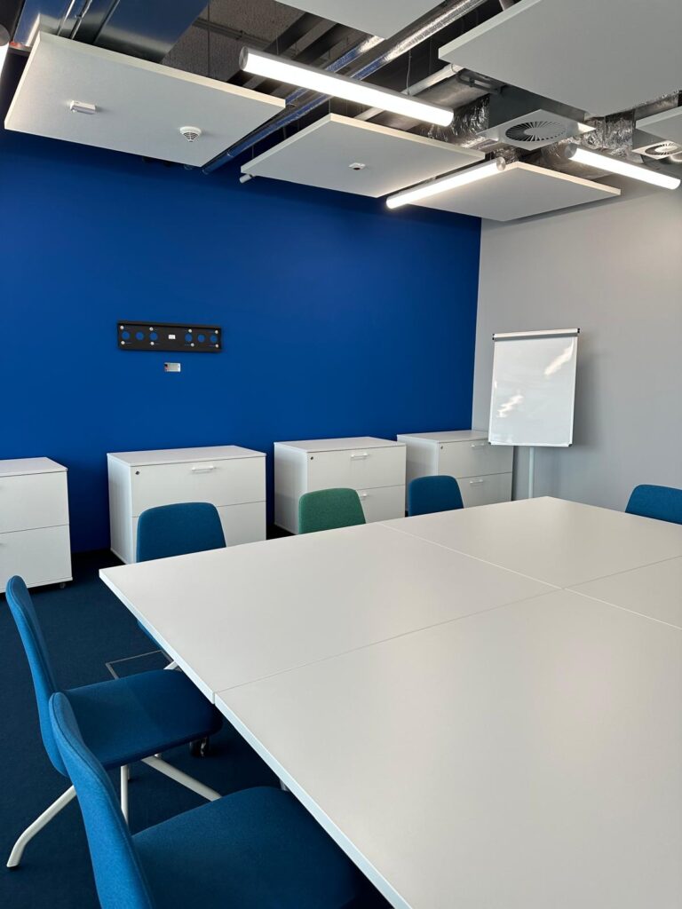 Modernizacja sali konferencyjnej - Centrum Nauki Kopernik - usługi remontowo budowlane na terenie całej Polski PaketPro