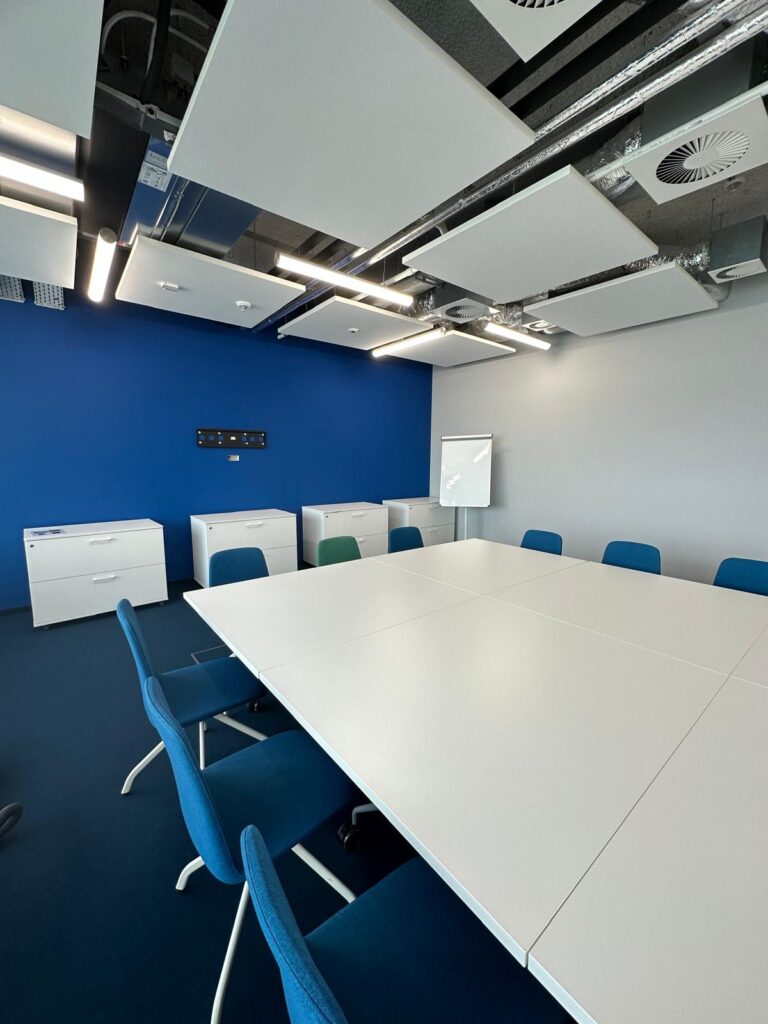 Modernizacja sali konferencyjnej - Centrum Nauki Kopernik - usługi remontowo budowlane na terenie całej Polski PaketPro