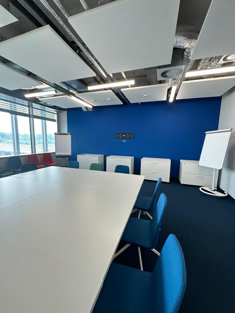 Modernizacja sali konferencyjnej - Centrum Nauki Kopernik - usługi remontowo budowlane na terenie całej Polski PaketPro