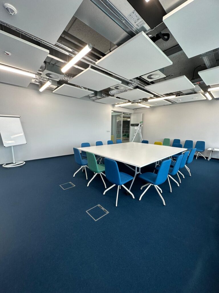 Modernizacja sali konferencyjnej - Centrum Nauki Kopernik - usługi remontowo budowlane na terenie całej Polski PaketPro